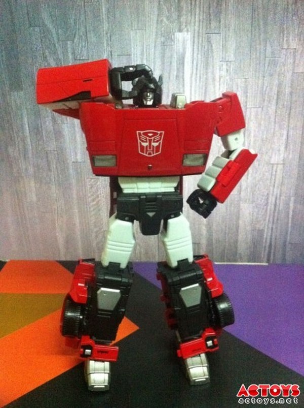 More Transformers Masterpiece MP 12 Lambor  Sideswipe In Hand Images  (3 of 24)